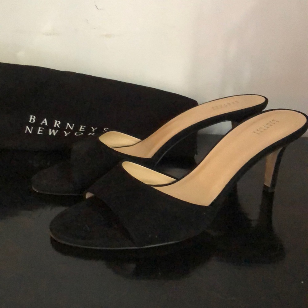 Barneys New York EU size 37. Black suede kitten heel sandal